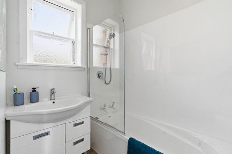 Photo of property in 5 Queen Street, Brighton, Dunedin, 9035