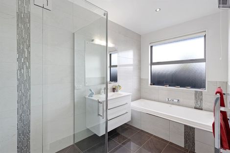 Photo of property in 14 Crown Close, Prebbleton, 7604