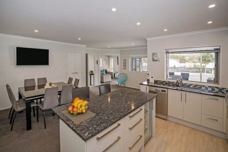 Photo of property in 325 Cook Drive, Whitianga, 3510