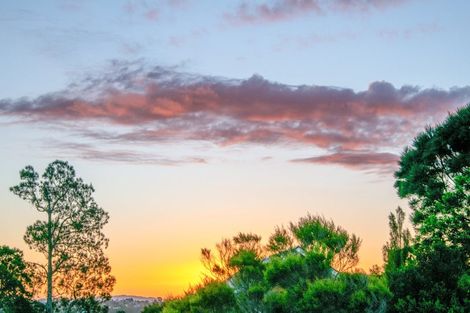 Photo of property in 3a Melia Place, Stanmore Bay, Whangaparaoa, 0932