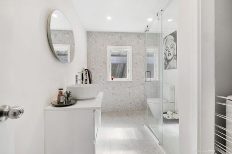 Photo of property in 86 Happy Valley Road, Owhiro Bay, Wellington, 6023