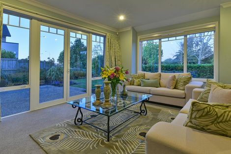 Photo of property in 5 Hinau Street, New Lynn, Auckland, 0600