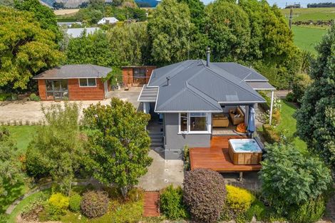 Photo of property in 51 Laward Road, Shannon, Palmerston North, 4474