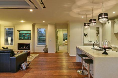 Photo of property in 5 Hinau Street, New Lynn, Auckland, 0600