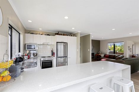 Photo of property in 2/9 Cashmere Place, Glenfield, Auckland, 0629