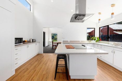 Photo of property in 3 Oak Avenue, Paremata, Porirua, 5024