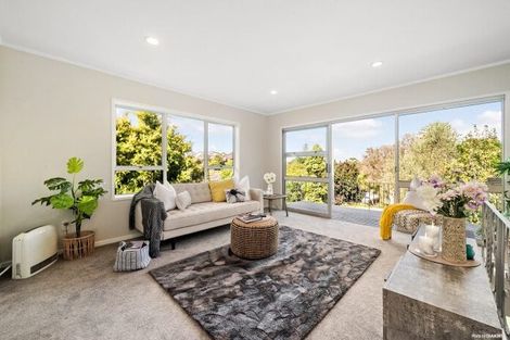 Photo of property in 2/36 Sealy Road, Torbay, Auckland, 0630