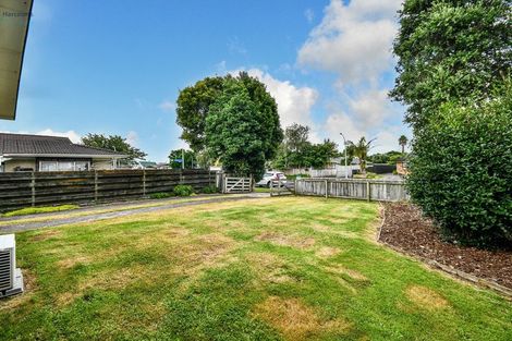 Photo of property in 15 Racecourse Road, Waiuku, 2123