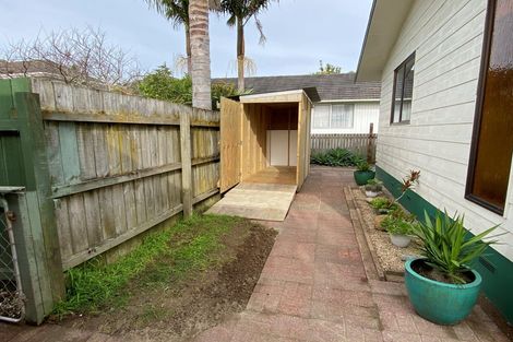 Photo of property in 12a Tamaki Bay Drive, Pakuranga, Auckland, 2010