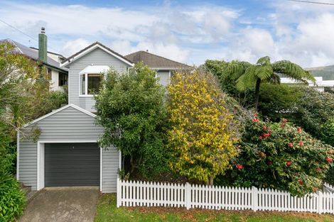 Photo of property in 28 Raroa Terrace, Tawa, Wellington, 5028