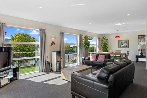 Photo of property in 18 Kenmure Drive, Huntsbury, Christchurch, 8022