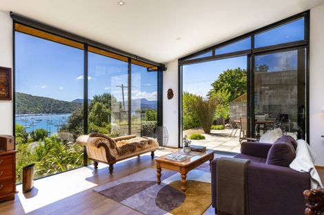 Photo of property in 324a Waikawa Road, Waikawa, Picton, 7220