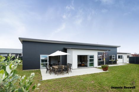 Photo of property in 7 Morocco Terrace, Kelvin Grove, Palmerston North, 4414