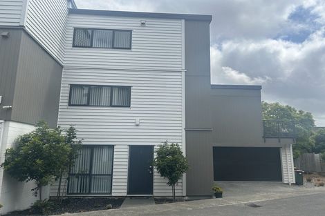 Photo of property in 2/13 Oteha Valley Road, Northcross, Auckland, 0632
