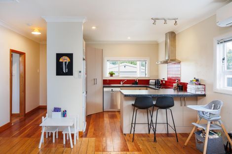 Photo of property in 24 Oxford Street, Hokowhitu, Palmerston North, 4410