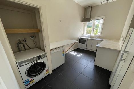 Photo of property in 6 Rixon Grove, Mount Victoria, Wellington, 6011