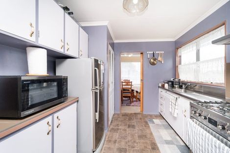 Photo of property in 8 Forbes Place, Kelvin Grove, Palmerston North, 4414