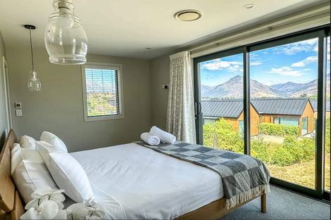 Photo of property in 7 Falconer Rise, Jacks Point, Queenstown, 9371