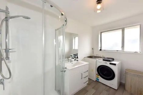 Photo of property in 2/8 Bowen Street, Upper Riccarton, Christchurch, 8041