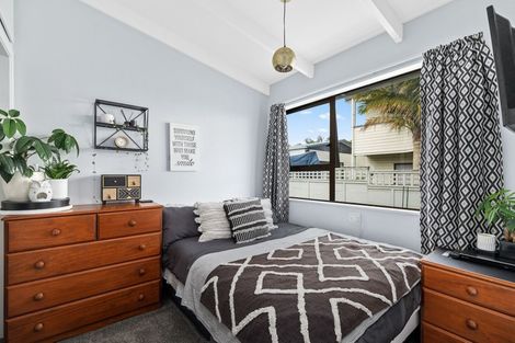 Photo of property in 18 Kauri Crescent, Snells Beach, 0920