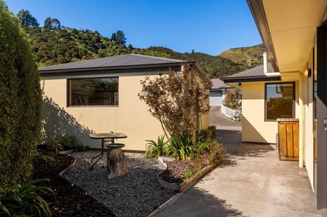 Photo of property in 18 Saddleback Road, Todds Valley, Nelson, 7071