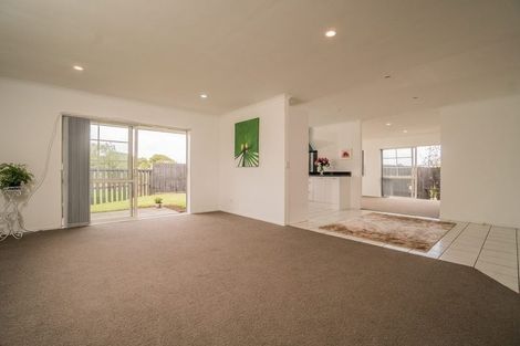 Photo of property in 12 Parkstone Place, Favona, Auckland, 2024
