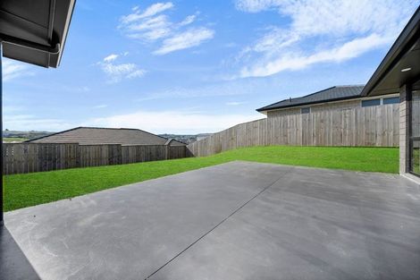 Photo of property in 13 Leathem Crescent, Pokeno, 2402
