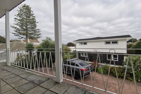 Photo of property in 5 Cherry Grove, Strathmore Park, Wellington, 6022