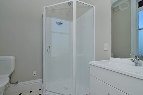 Photo of property in 4/112 Austin Street, Mount Victoria, Wellington, 6011