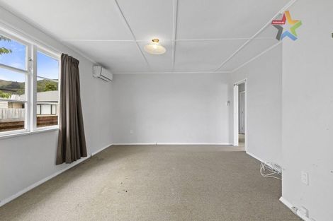 Photo of property in 10 Atiawa Crescent, Waiwhetu, Lower Hutt, 5010
