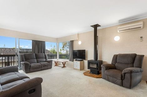 Photo of property in 15 Eyre Street, Henderson, Auckland, 0612