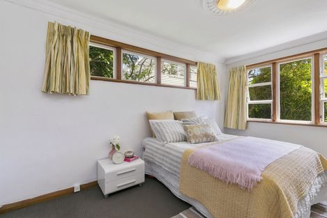 Photo of property in 4 Ngaumatau Road, Point Howard, Lower Hutt, 5013