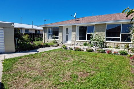 Photo of property in 2/23a Branksome Place, Parklands, Christchurch, 8083