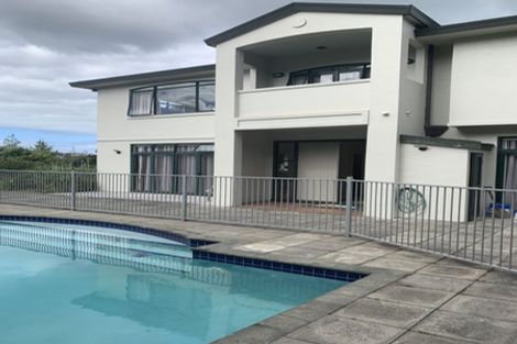 Photo of property in 6 David Beattie Place, Chatswood, Auckland, 0626
