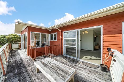 Photo of property in 2 Leeward Drive, Whitby, Porirua, 5024