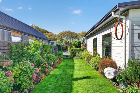 Photo of property in 5 James Kidd Place, Greytown, 5712