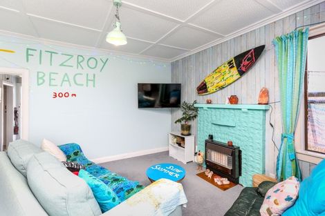 Photo of property in 17 Record Street, Fitzroy, New Plymouth, 4312
