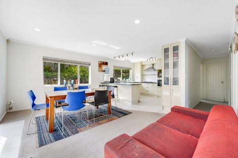 Photo of property in 10 Baverton Drive, Flat Bush, Auckland, 2016