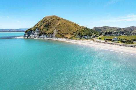 Photo of property in 6 Argyle Street, Mahia, 4198