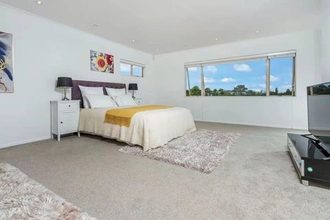 Photo of property in 18 St Clair Place, Browns Bay, Auckland, 0630
