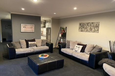 Photo of property in 8 Rossington Drive, West Melton, 7618