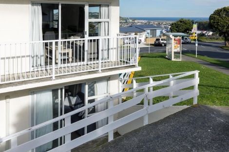 Photo of property in 7/32 Akaroa Drive, Maupuia, Wellington, 6022