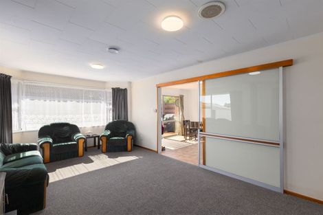 Photo of property in 9 Charnwood Crescent, Bishopdale, Christchurch, 8051