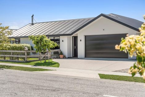 Photo of property in 4 Rua Street, Albert Town, Wanaka, 9305