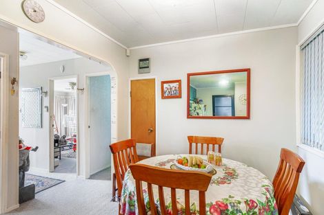 Photo of property in 62 Kamara Road, Glen Eden, Auckland, 0602