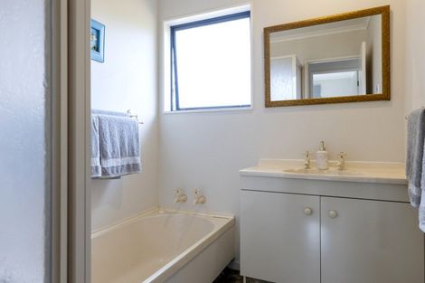 Photo of property in 2/19 Brunette Drive, Acacia Bay, Taupo, 3330