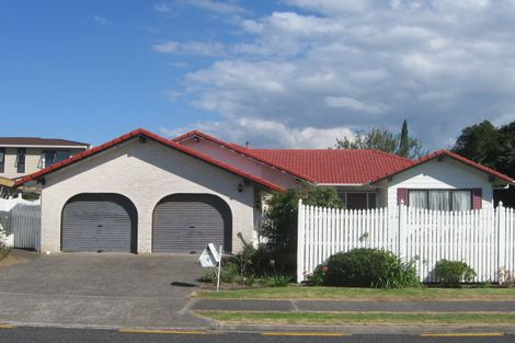 Photo of property in 4 Kitewao Street, Northcote, Auckland, 0627