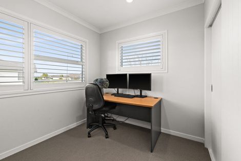 Photo of property in 11 Aoraki Road, Poraiti, Napier, 4112