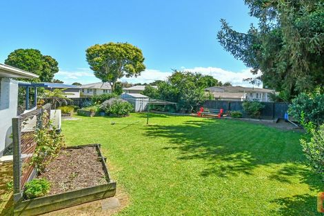 Photo of property in 8 Ainsdale Place, Manurewa, Auckland, 2102