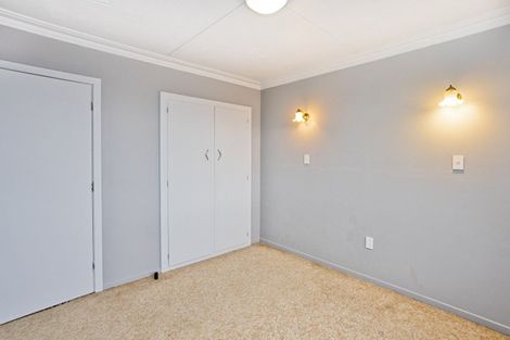 Photo of property in 18 Kilmarnock Street, Wallacetown, 9816